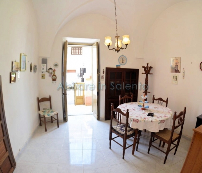 Detached House with Vaulted Ceilings