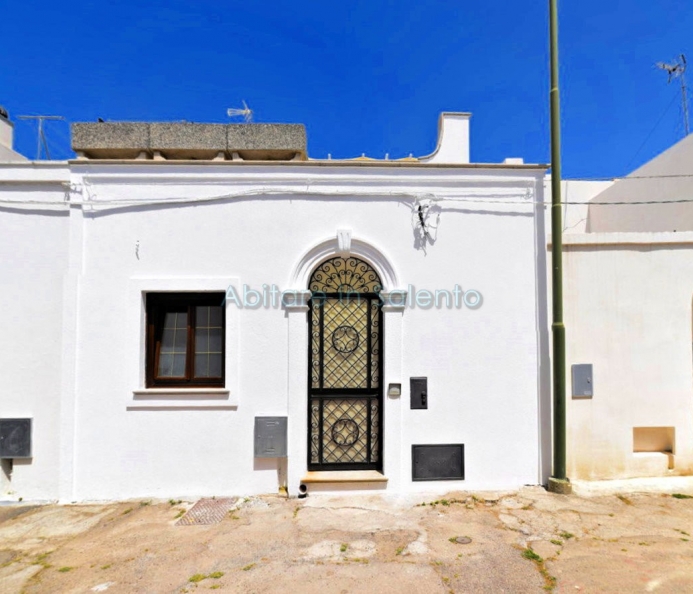 Detached House with Vaulted Ceilings