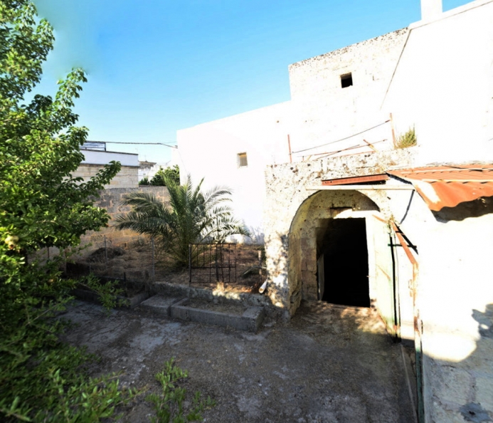 Building Land with Hypogeum Oil Mill