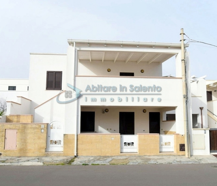 Semi-detached with 2 Independent Apartmnents