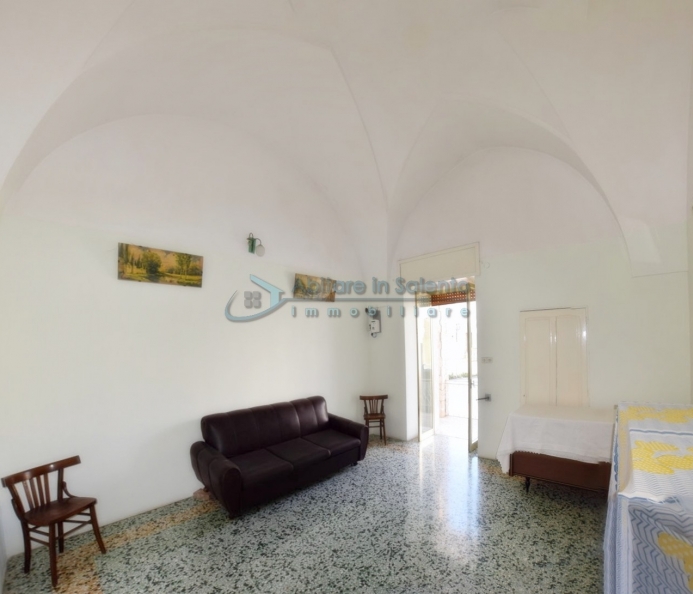  Star-vaulted house with garden and garage.