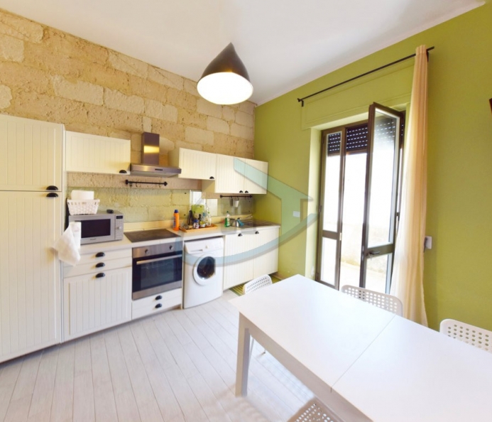 Libeccio: Three-Room Apartment in the Center