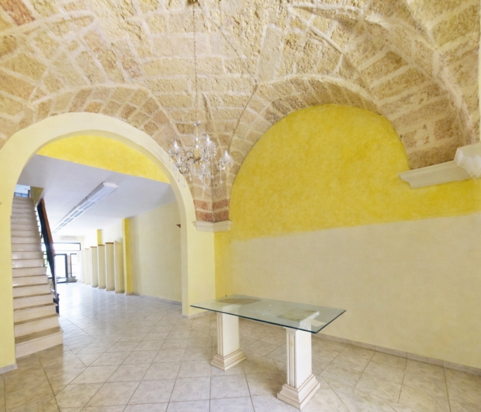 Commercial premises in a strategic location