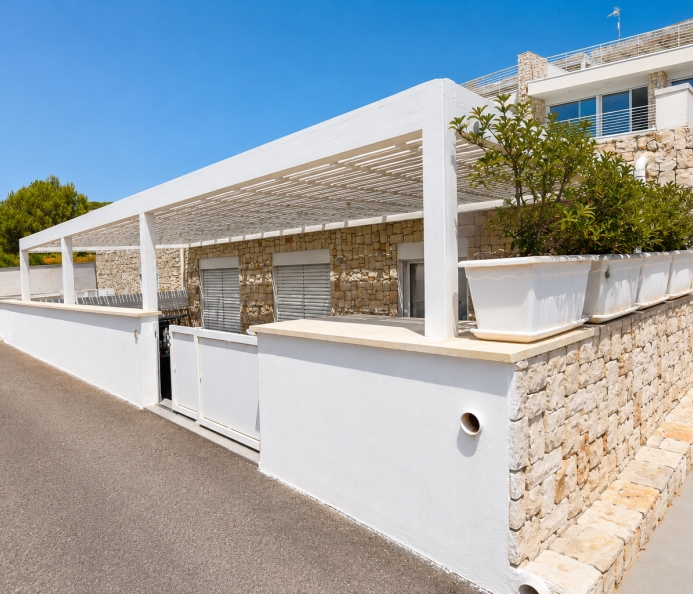 Two-Bedroom Apartment with Terrace & Jacuzzi
