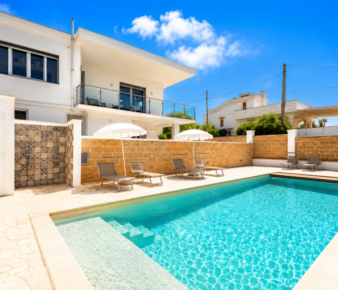 Panoramic Villa with Pool and Sea View