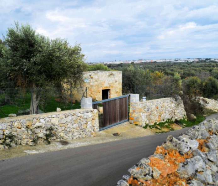 Plot of Land with Rural Ruilding and Sea View