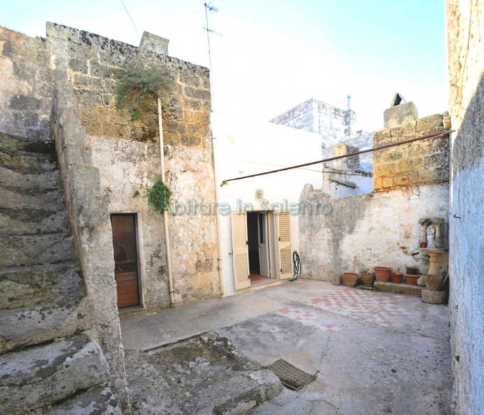 Ancient Courtyard House to Be Restored